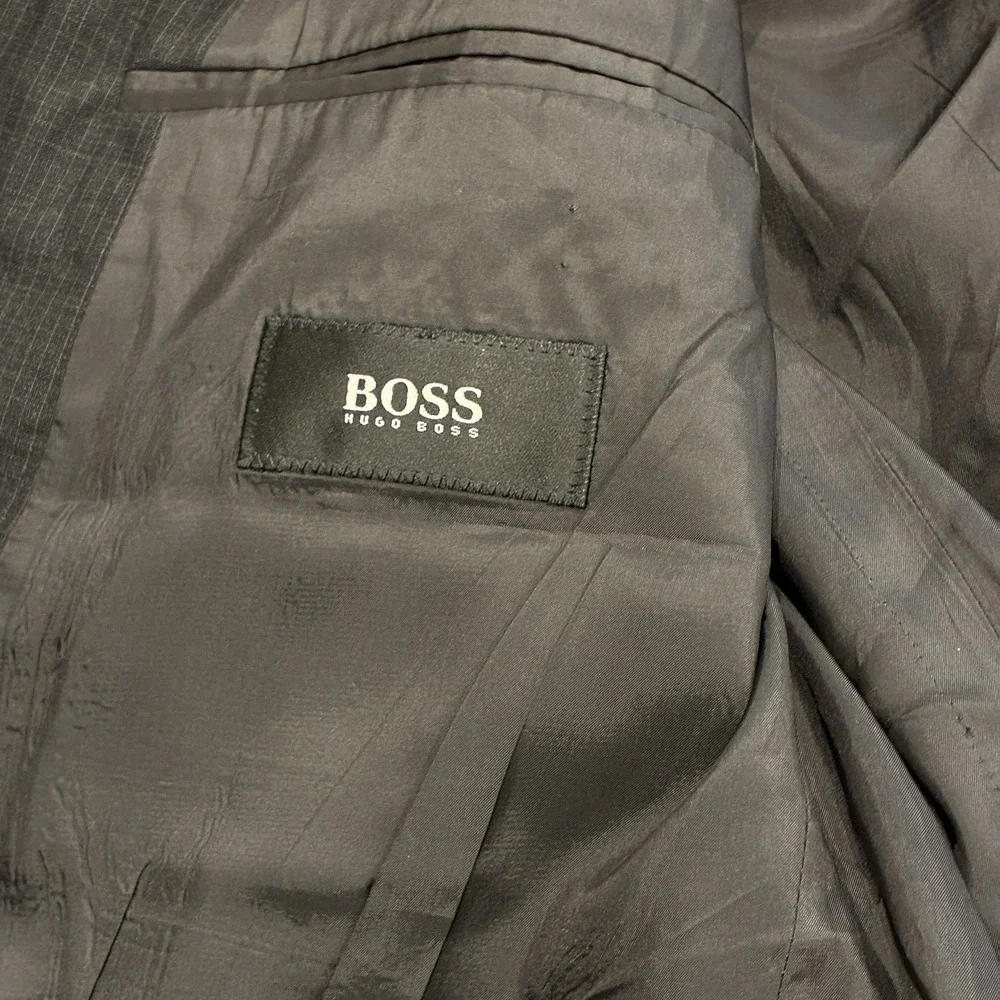 Vintage Hugo Boss Super 100s 100% Virgin Wool Jacket Mens 42R Black Micro Grid